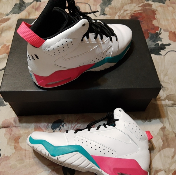 COPY - HOST PICK Jordan Lift Off South Beach - Picture 1 of 14